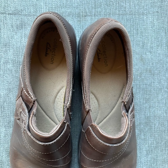 Clarks Womens size 9.5 M Angie Pearl‎ Cushioned Loafer Shoes Brown Slip On Heel - Picture 5 of 15